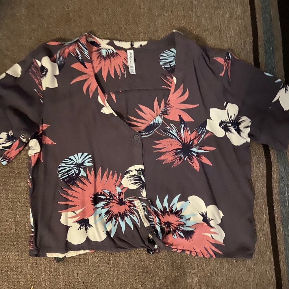 RVCA Med crop top